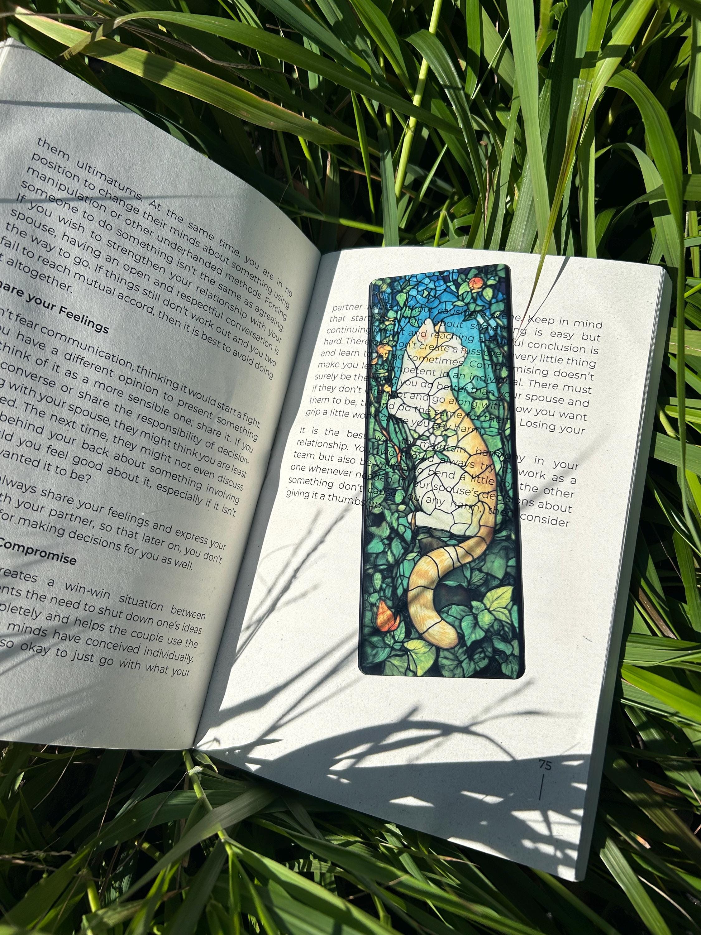 Stained Glass Cat Bookmark – Handmade Cat Bookmark, Feline Art Page Marker, Unique Cat Lover Gift, Colorful Stained Glass