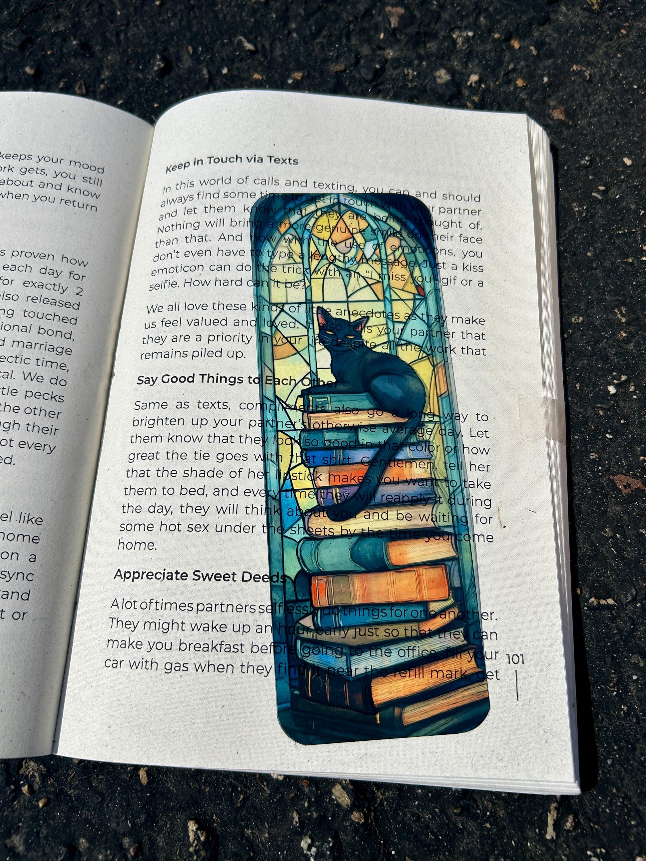 Mystical Black Cat Bookmark – Dark Academia Aesthetic, Perfect Gift for Cat Lovers & Bookworms