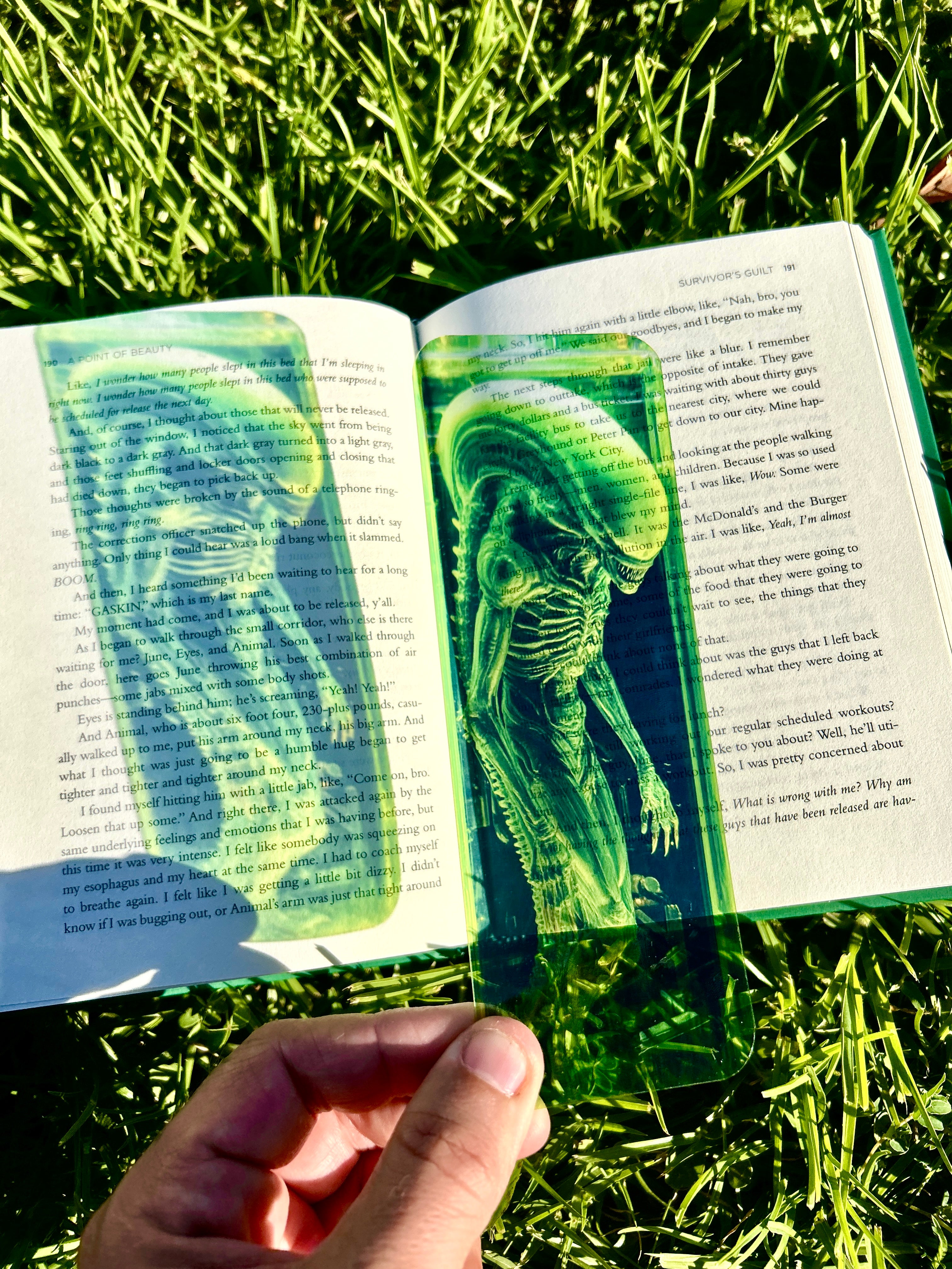 Alien Bookmark – Handmade UFO Stained Glass Effect Bookmark, Sci-Fi Page Marker, Extraterrestrial Gift, Cosmic Book Lover Accessory, Alien Fan Gift for Reading