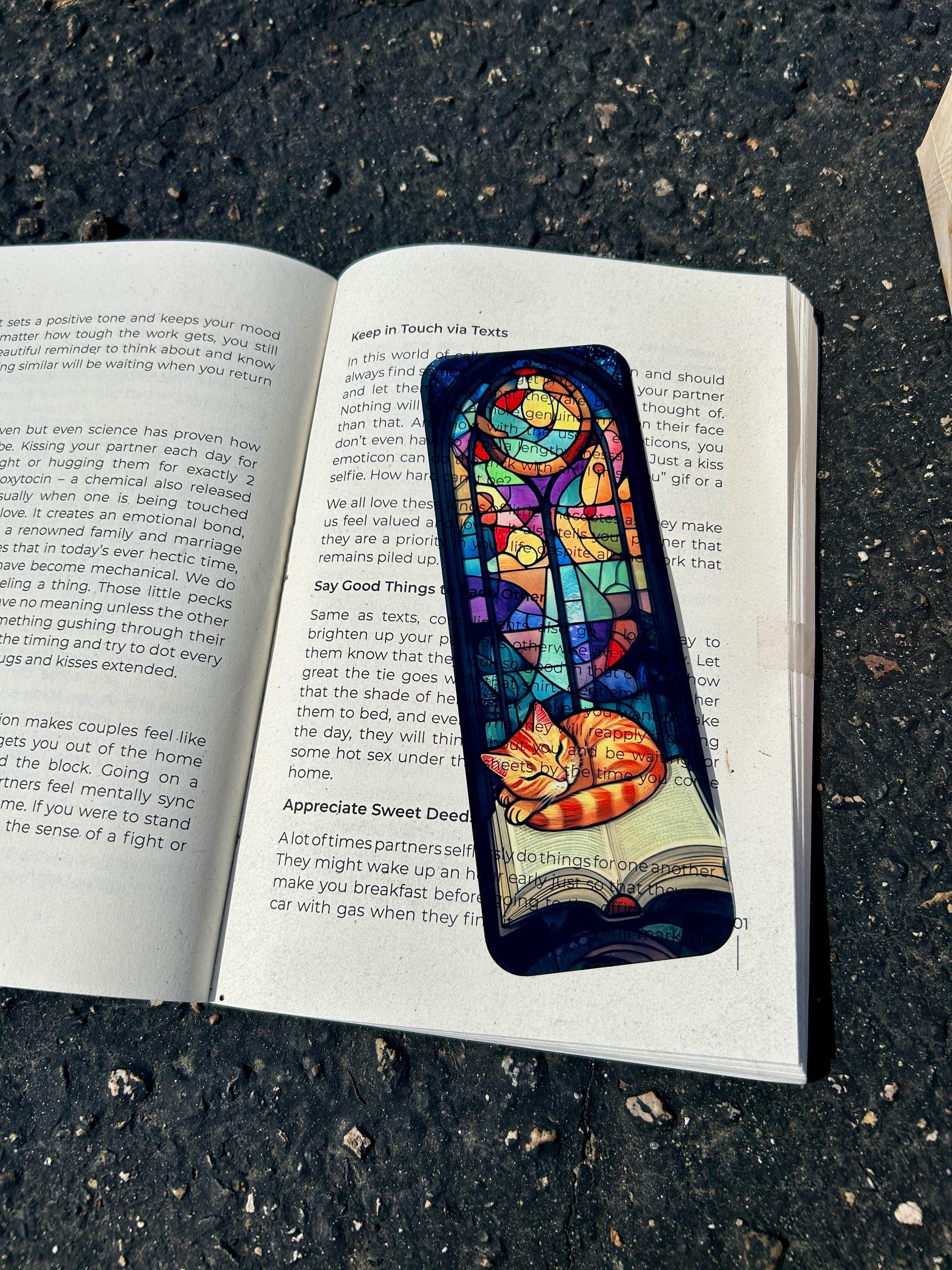 Stained Glass Sleepy Kitty Bookmark – Cozy Cat Lover Gift, Whimsical Meow Art, Cute Feline Reading Accessory