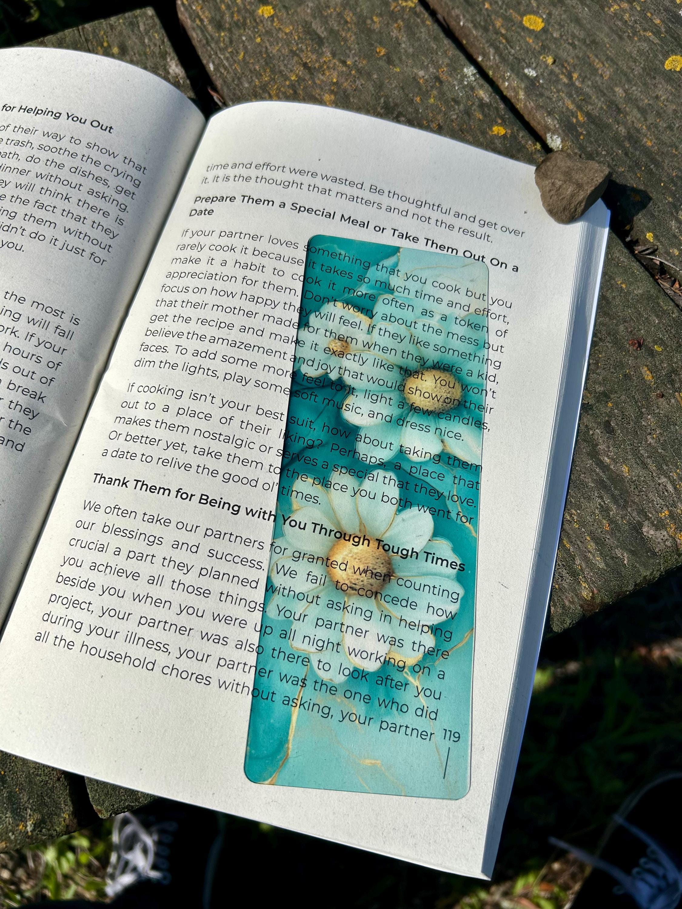 Teal Daisy Flower Bookmark - Handmade Floral Design - Unique Book Marker - Perfect Gift for Book Lovers & Flower Enthusiasts