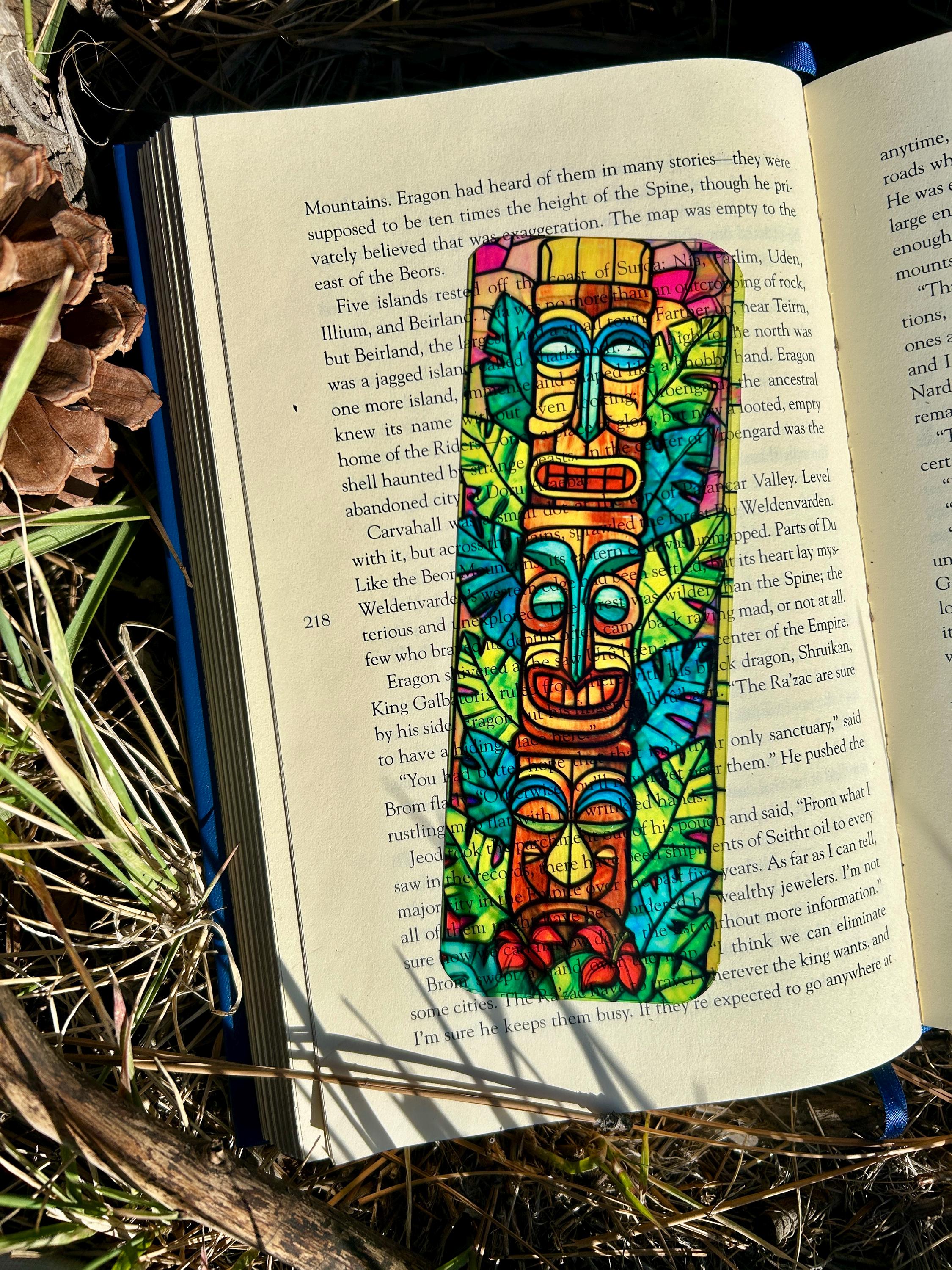 Hawaiian Tiki Suncatcher Bookmark, Tropical Wooden Style Bookmark, Polynesian Tiki Mask Design, Beach Aesthetic Book Lover Gift