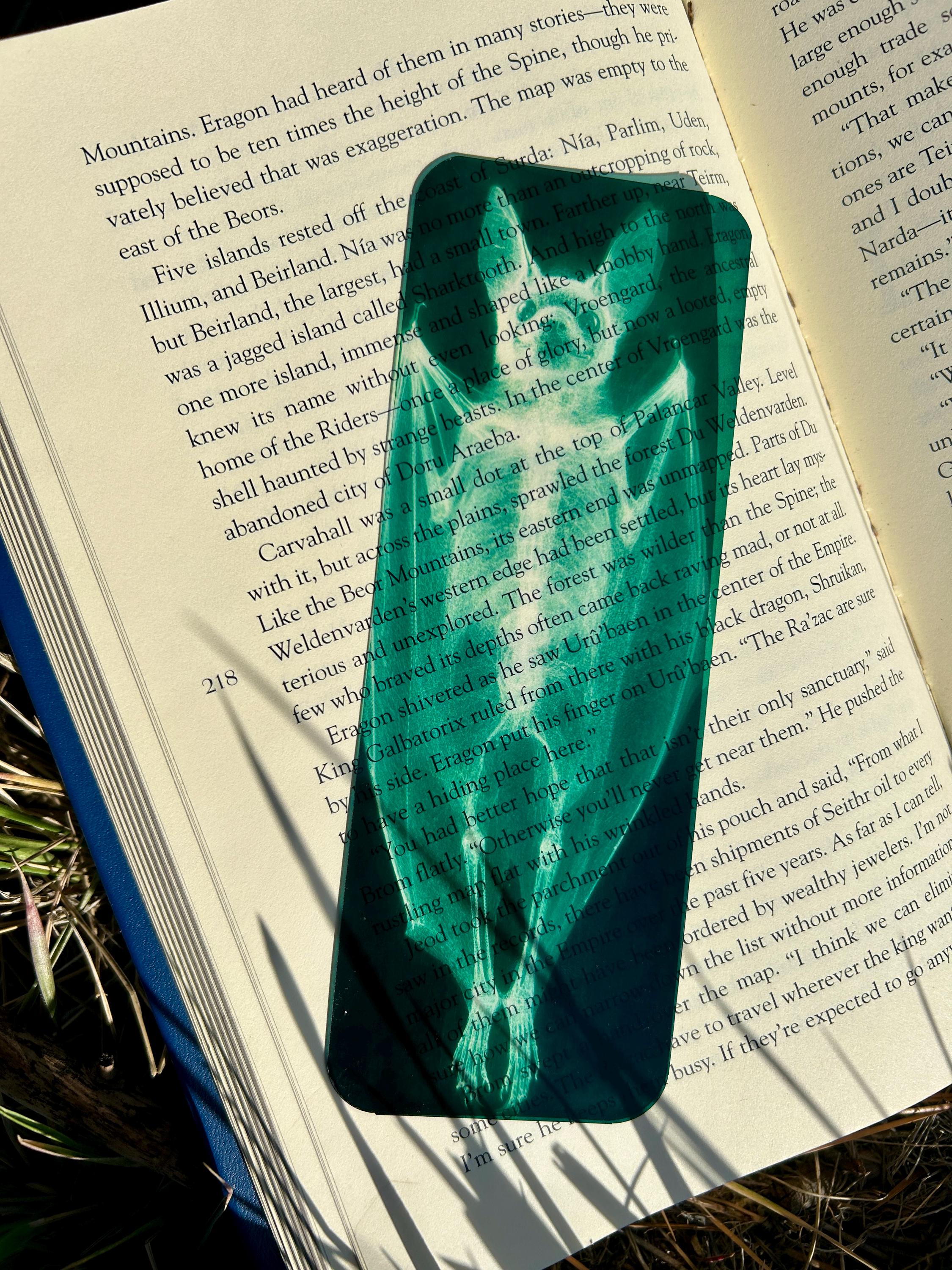 Halloween Bat Bookmark, X-Ray Stained Glass Suncatcher, Spooky Gift for Readers, Gothic Book Accessory, Witchy Gothic Decor, Horror Fan Gift