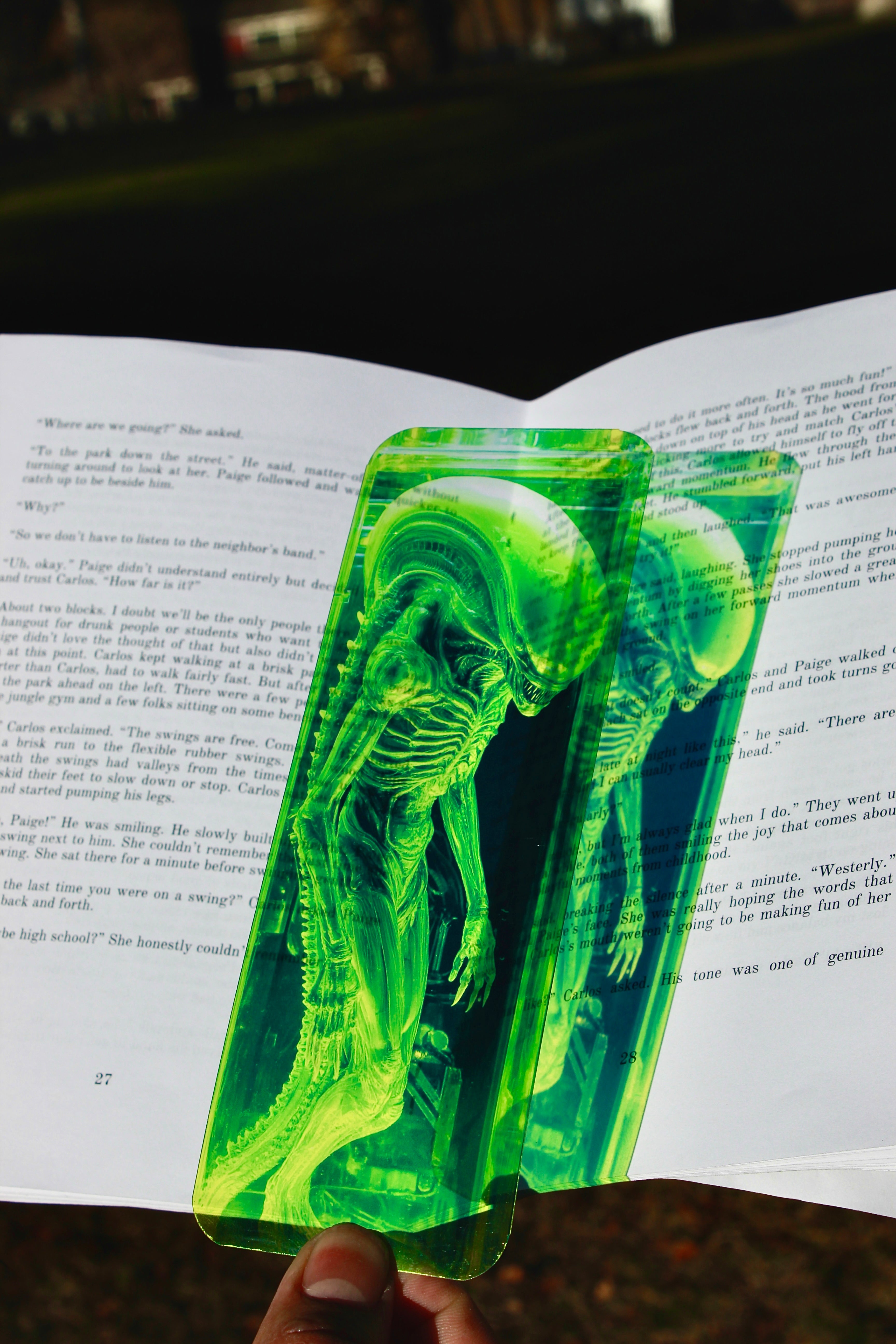 Alien Bookmark – Handmade UFO Stained Glass Effect Bookmark, Sci-Fi Page Marker, Extraterrestrial Gift, Cosmic Book Lover Accessory, Alien Fan Gift for Reading